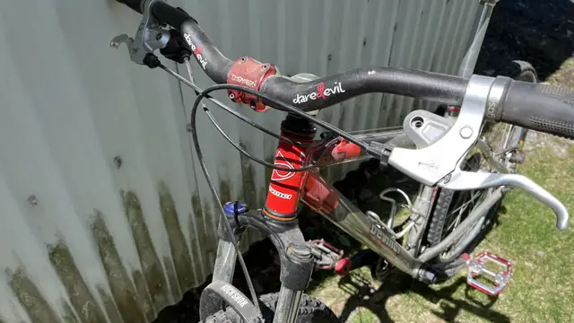 Vélo de montagne - Devinci et Miele - femme 26po in Mountain in Sherbrooke - Image 6