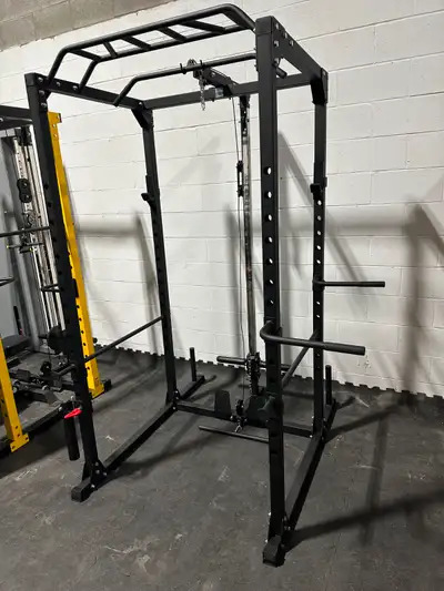 Power Rack + Poulie / Power rack with pulley, View more