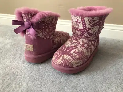 UGG Purple with Bow & Pattern - Size 3, View more