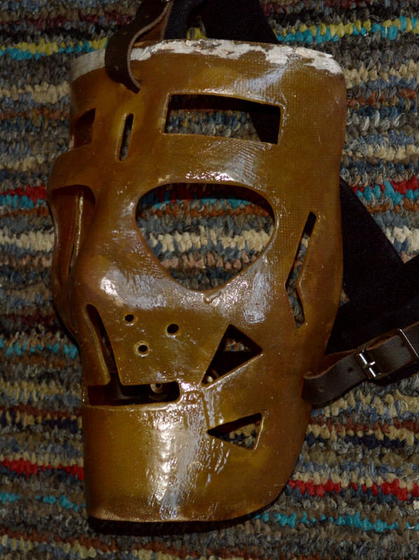 Terry Sawchuk Goalie mask replica replique de masque de gardien dans Art et objets de collection  à Ville de Montréal - Image 4