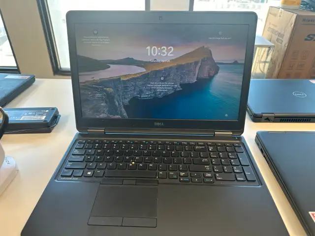 Laptop, Dell Latitude E5550, i5-5th, 8GB RAM + 256GB SSD, WIN 10 in Laptops in Edmonton - Image 3