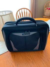 Laptop case .  Like new, with strap.