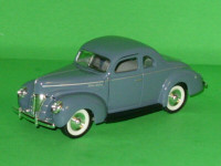 Ford / Diecast / 1940 / Gris