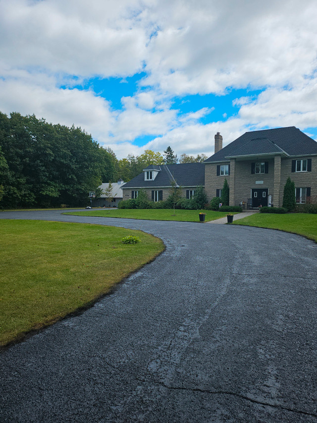 Asphalt Sealing available! Commercial & Residential. - Ottawa in Interlock, Paving & Driveways in Ottawa - Image 2