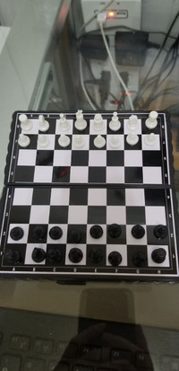 Jeu d'échecs en format voyage