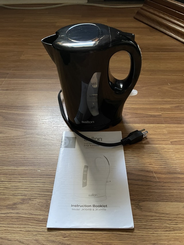 Salton cordless electric jug kettle (1L) Coffee Makers London Kijiji