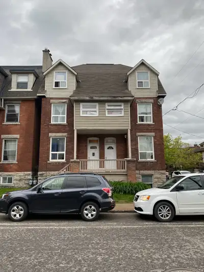 I am looking for a lease take-over for a private room on the third floor in Sandy Hill from June 1st...