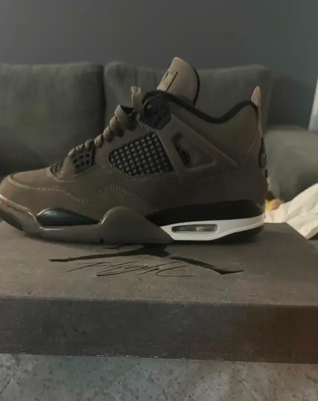 Jordan 4 in Men's Shoes in City of Toronto - Image 2