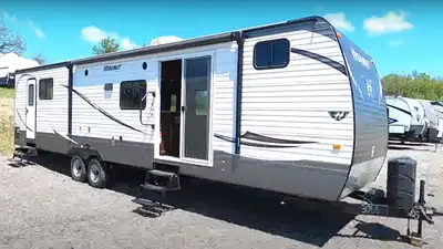 2016 Keystone RV Hideout 38BHDS $21000 or best offer