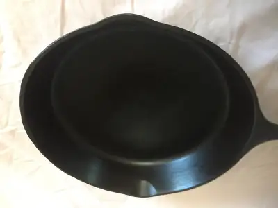 Vintage Wagner Ware Cast Iron Pan - Stylized Logo  10, View more