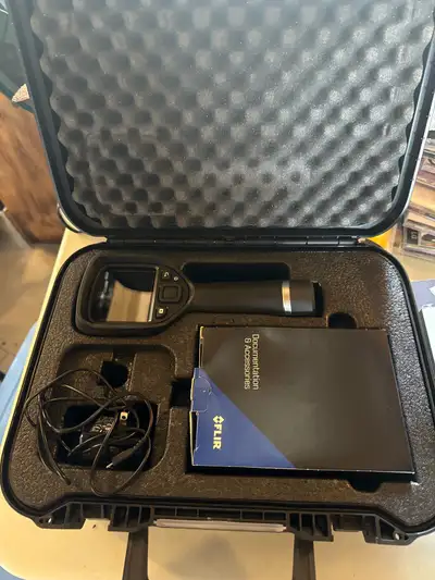 FLIR E6 XT Thermal Camera, View more