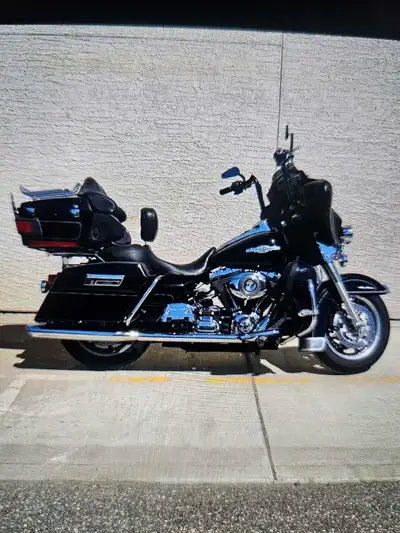 2008 Ultra Classic Shriner bike – Police Special 16-inch ape hangers, true dual exhaust with Monster...