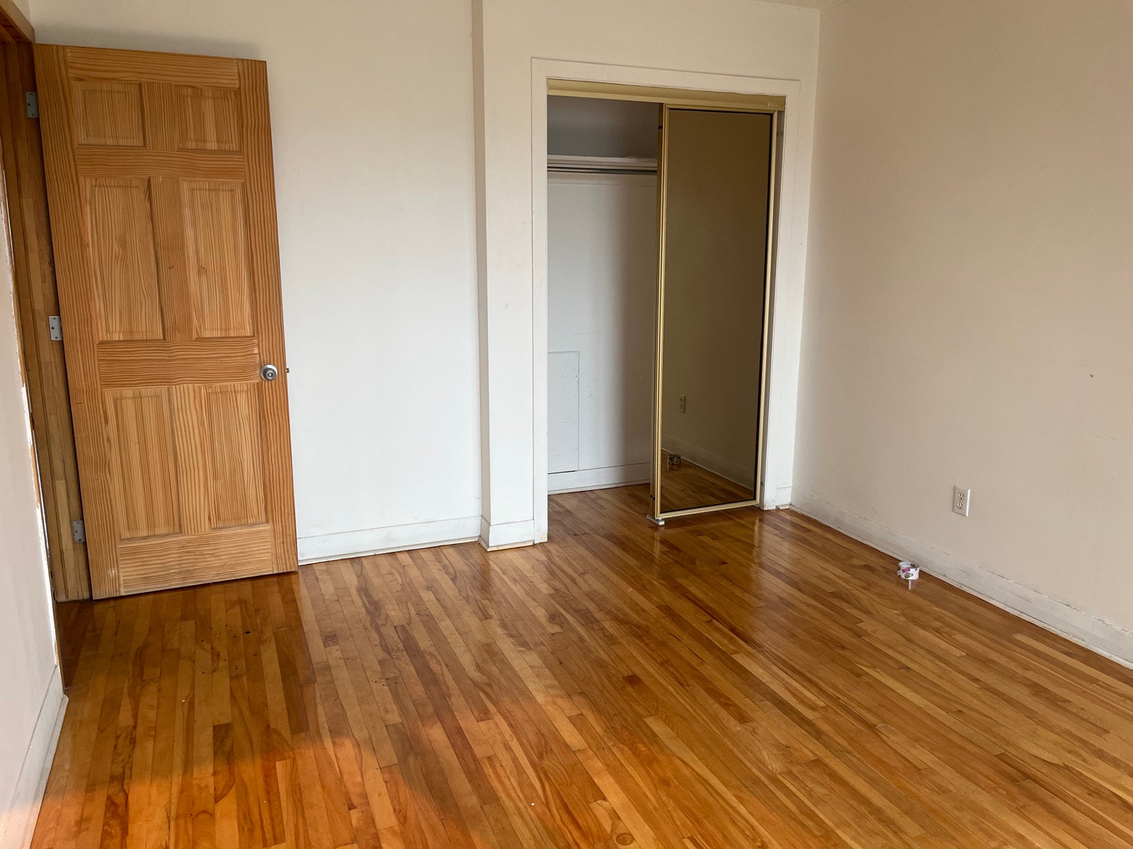 5 1/2 in Lasalle, 3 beds 1 bath — photo 1