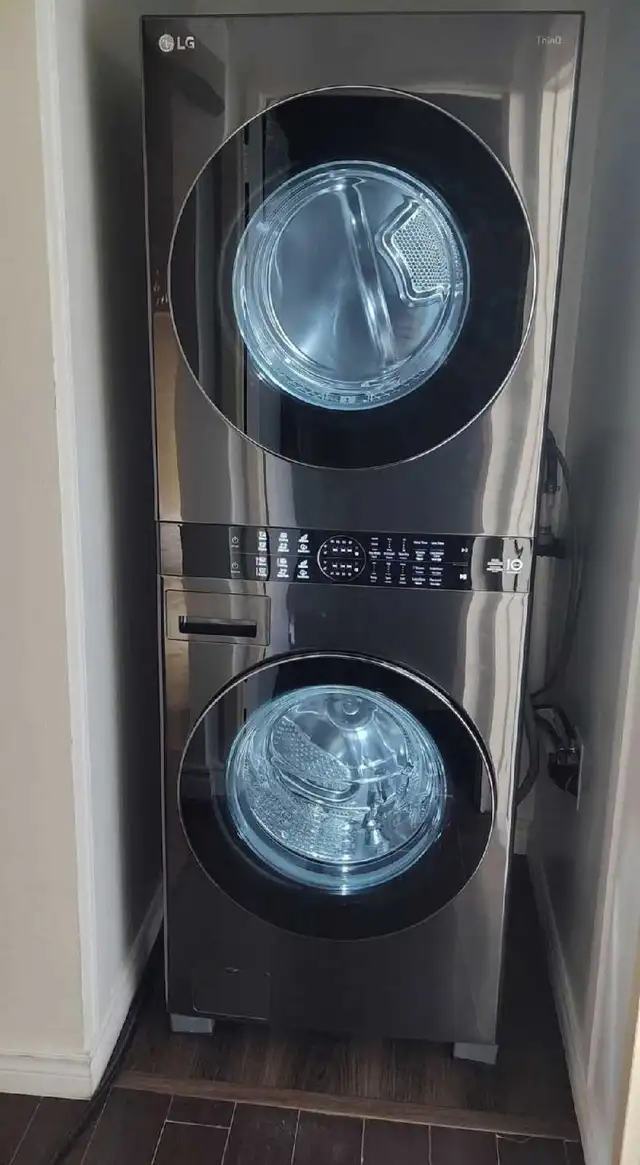 LG washtower. Ventless dryer (heat pump).  WKHC202HBA in Washers & Dryers in City of Toronto - Image 2