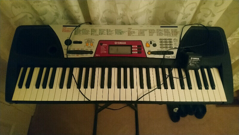 PSR-172 Yahama Keyboard with stand (gently used) for sale  