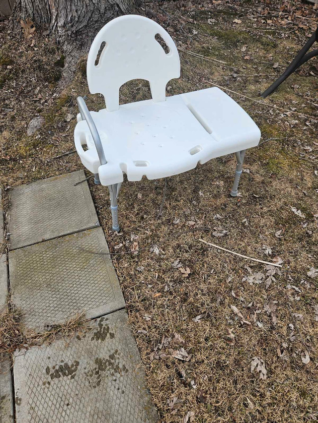 Chaise de bain  dans Bain, table à langer  à Longueuil/Rive Sud