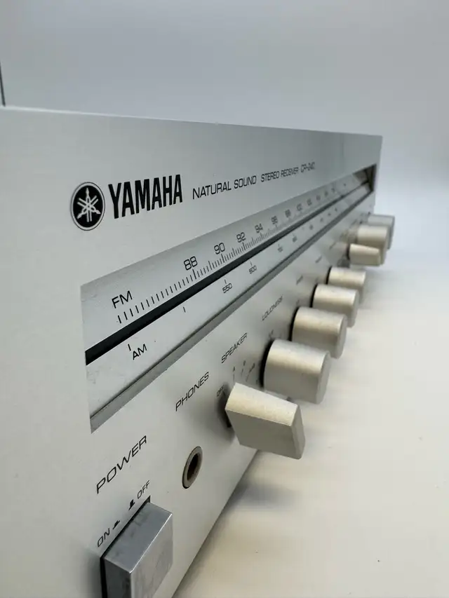 Yamaha CR-240 Natural Sound Stereo Receiver in Stereo Systems & Home Theatre in City of Toronto - Image 3