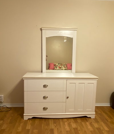 Mobilier de chambre à coucher/Bedroom set, View more