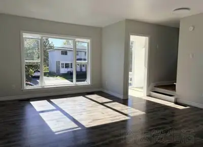 4 Bedrooms 1 bath Duplex For Lease. Upper level has 4 bedrooms with 1 full bath. Main level features...