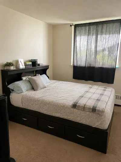 This clean and well-maintained kitchen space is available for rent, offering a bright and functional...