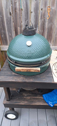 Large big green egg  with nesting cart