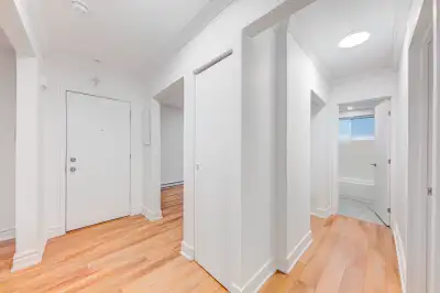 PIE IX. -  4.5 FOR RENT -** ONE FREE MONTH***