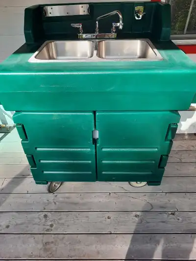 Chariot-évier portable Cambro, View more