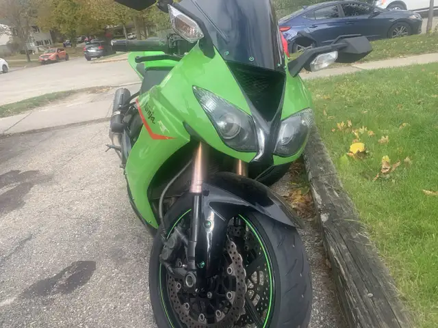 2008 Kawasaki Zx10R in Sport Bikes in Kitchener / Waterloo - Image 3