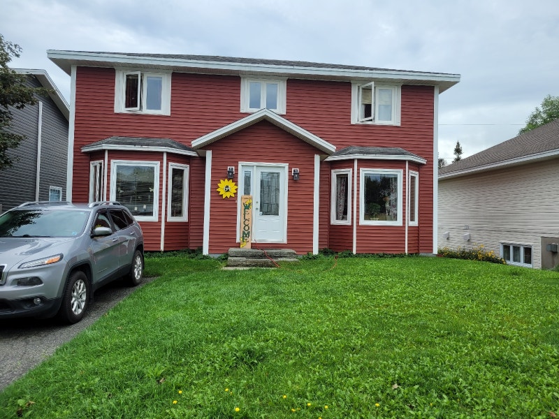 Room for rent 500/mo available October 15 Room Rentals & Roommates