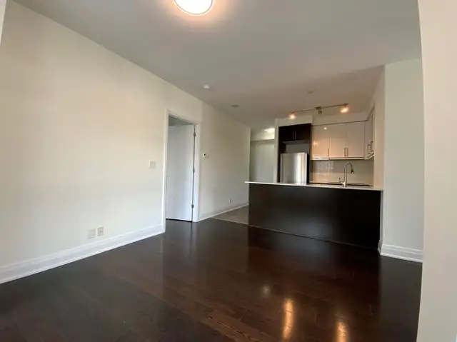 2 Beds 2 Baths 2Parking - Condo apartment(EV charging station) in Long Term Rentals in City of Toronto - Image 4