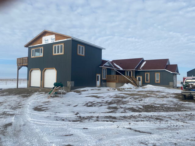 108 acres house and shop  in Houses for Sale in Lethbridge