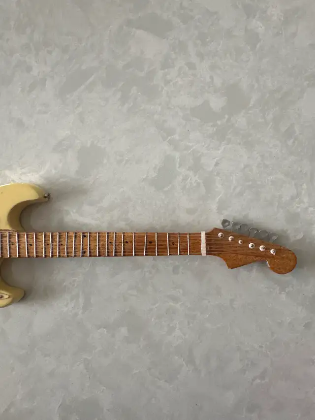 Miniature replica of a Fender Stratocaster electric guitar. in Guitars in Mississauga / Peel Region - Image 5