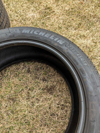Nice pair of Michelin Defender tires 235-45-19