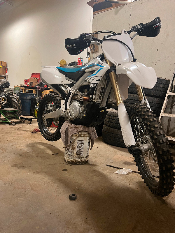 2018 yamaha yz450f in Dirt Bikes & Motocross in Dawson Creek - Image 2
