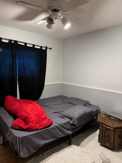 1 room available in 3 bedroom house near to bus stop, (woodlawn area)Dartmouth parking space availab...