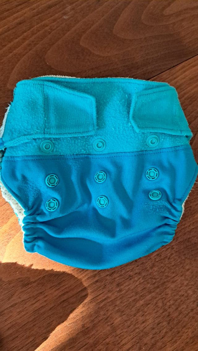 12 Grovia cloth diaper inserts and 1 cover in Bathing & Changing in City of Toronto - Image 4