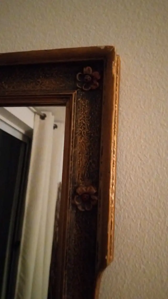 Pair of mirrors in vintage frames in Home Décor & Accents in Ottawa - Image 5