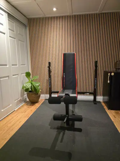 Support à squat Olympique, 2 pièces et banc combo CAP Strength, Utilisé 1 an. Comme neuf. CAP streng...