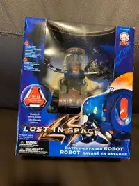 Lost in Space Battle Ravaged Robot 1997 Trend masters Sealed New