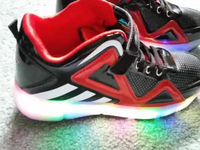 NEW LIGHT-UP WHEELIE SHOES-Size 7, View more