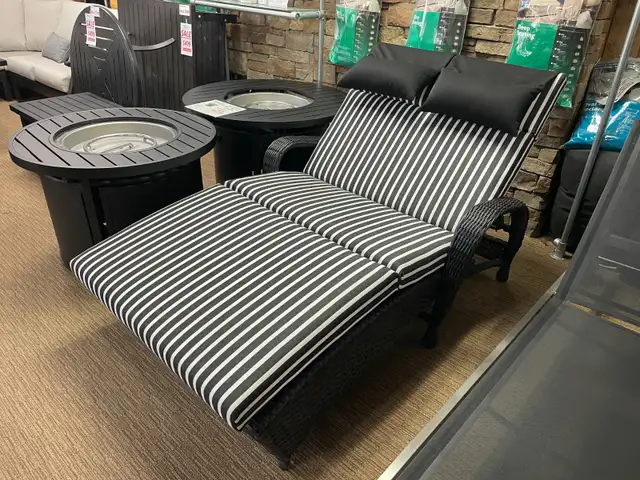 Outdoor Patio Furniture Resin Wicker XL Chaise Lounge in Patio & Garden Furniture in Oakville / Halton Region - Image 2