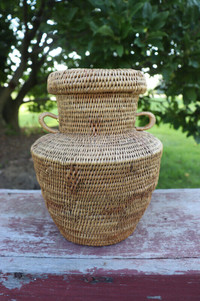 Vintage Small Lidded Urn Shaped Basket With Lid