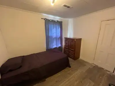 Private/sharing rooms available in 2 different houses on henry street. Rent varies. Special price fo...
