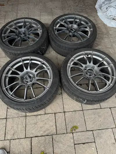 Set of 4 Rims OZ RACING ULTRALEGGERA 18 X 8 +34 bolt pattern 5 X 120 colour CHRYSTAL TITANIUM Produc...