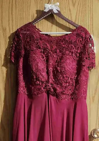 $50 obo Red/burgandy formal dress, it's quite heavy I think it's a 2-3xl. Was only worn once for a w...