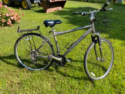 2 vélos et support a vélos, View more