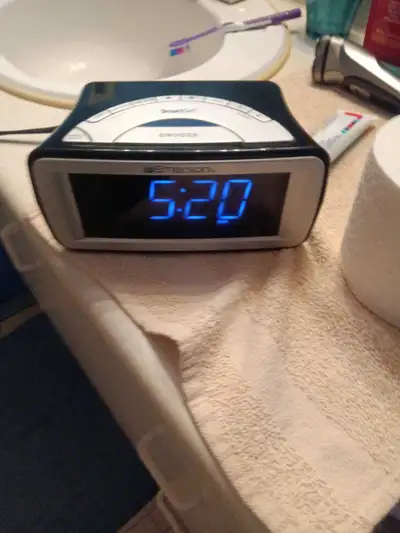 Emerson SmartSet Alarm Clock, View more