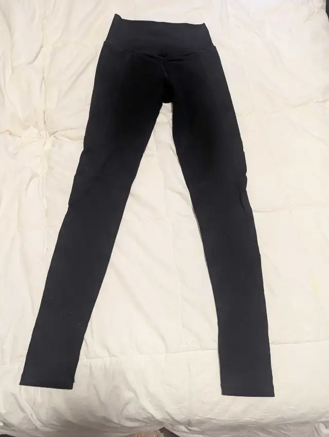 teens/women's leggings  in Women's - Bottoms in Markham / York Region - Image 3