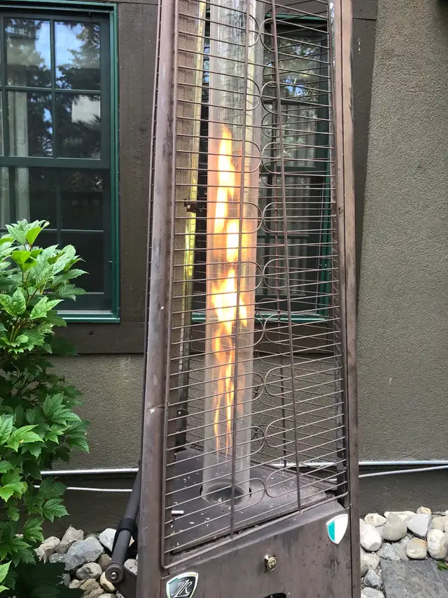 Lava Heat Italia Upright Propane Patio Heater in Patio & Garden Furniture in Calgary - Image 3