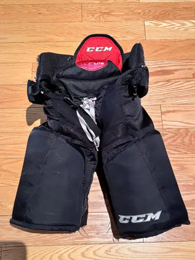 CCM QLT (Quick Lite) Jr Med Hockey Pants/Pantalons, View more